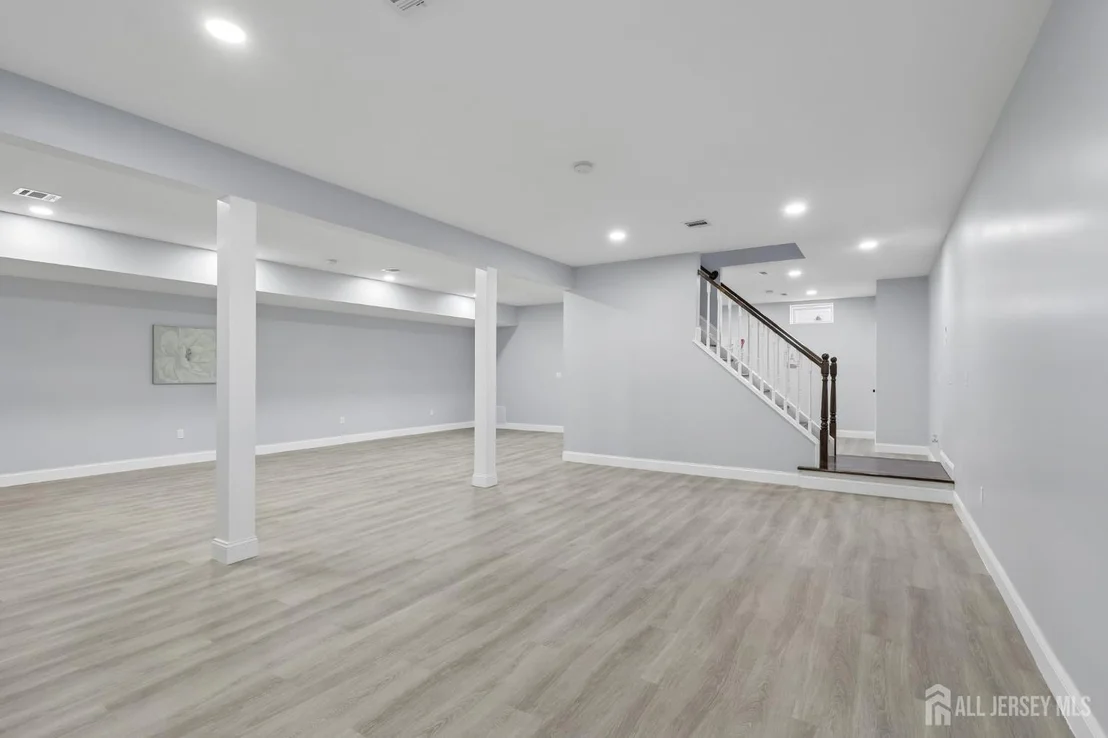 Photo of 239 Suttons Lane