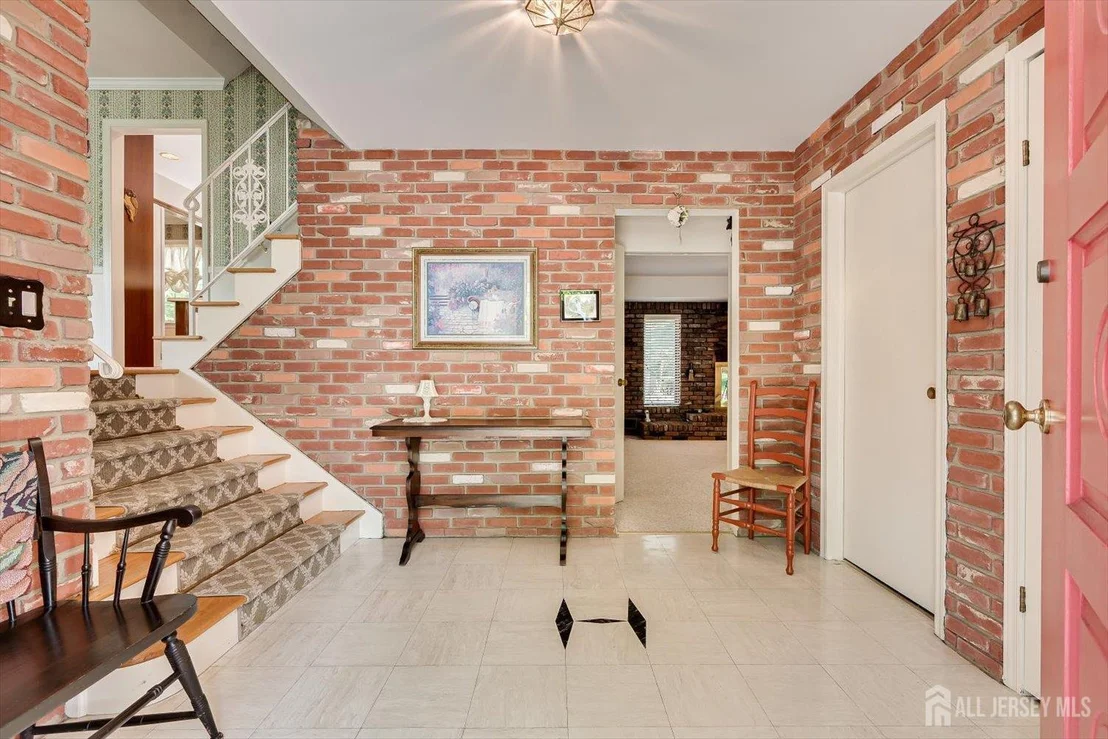 Photo of 560 Wakefield Drive