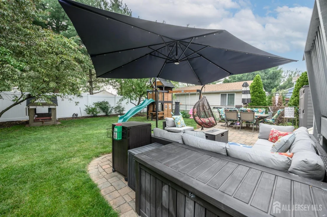 Photo of 32 Loring Avenue