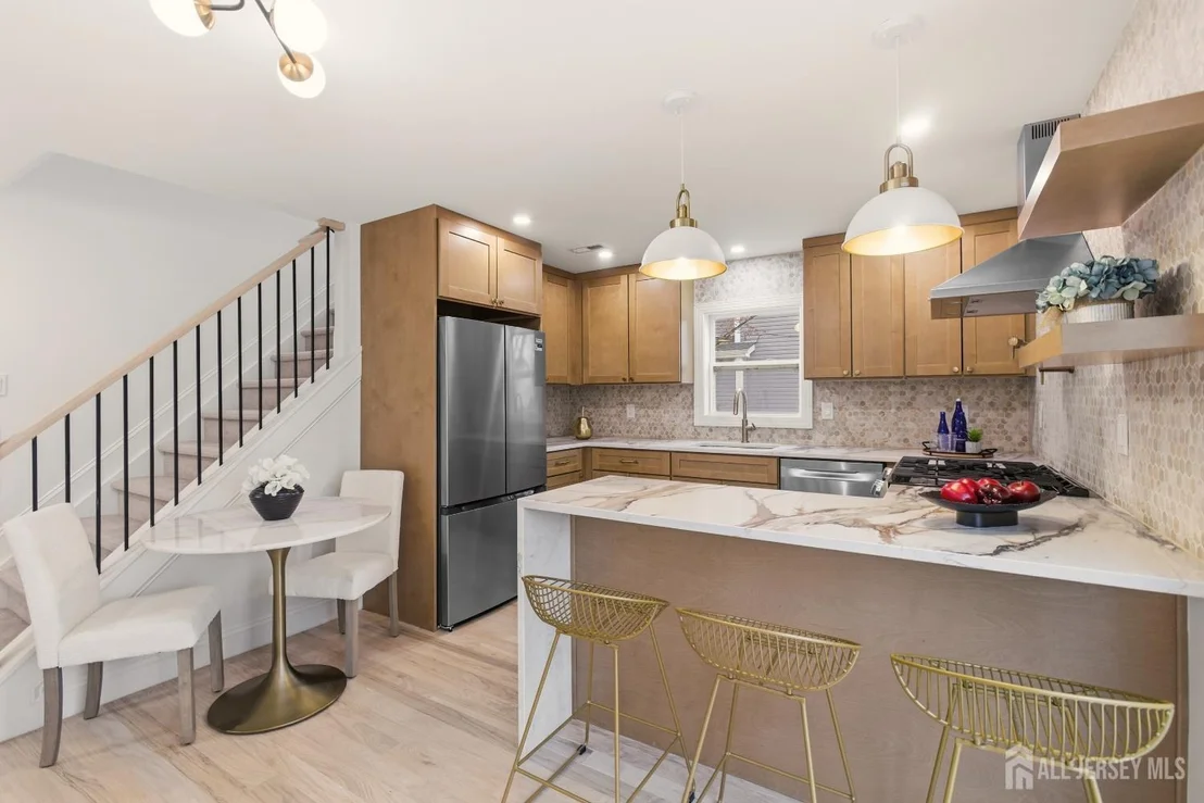 Photo of 23 Morse Avenue