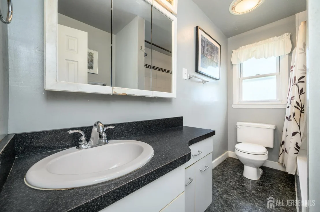 Photo of 422 King George Road