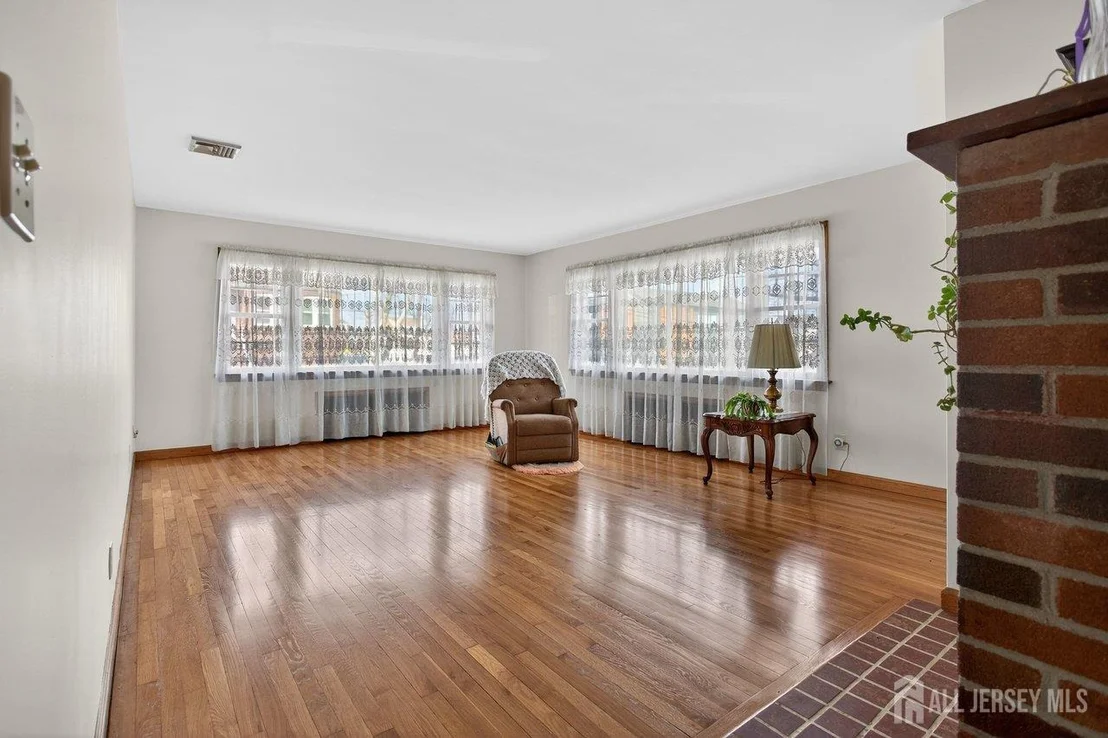 Photo of 595 Jacques Street