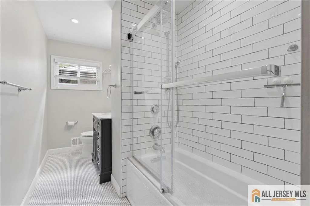 Photo of 9 Bucknell Road