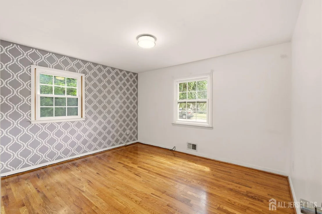 Photo of 19 Sycamore Avenue