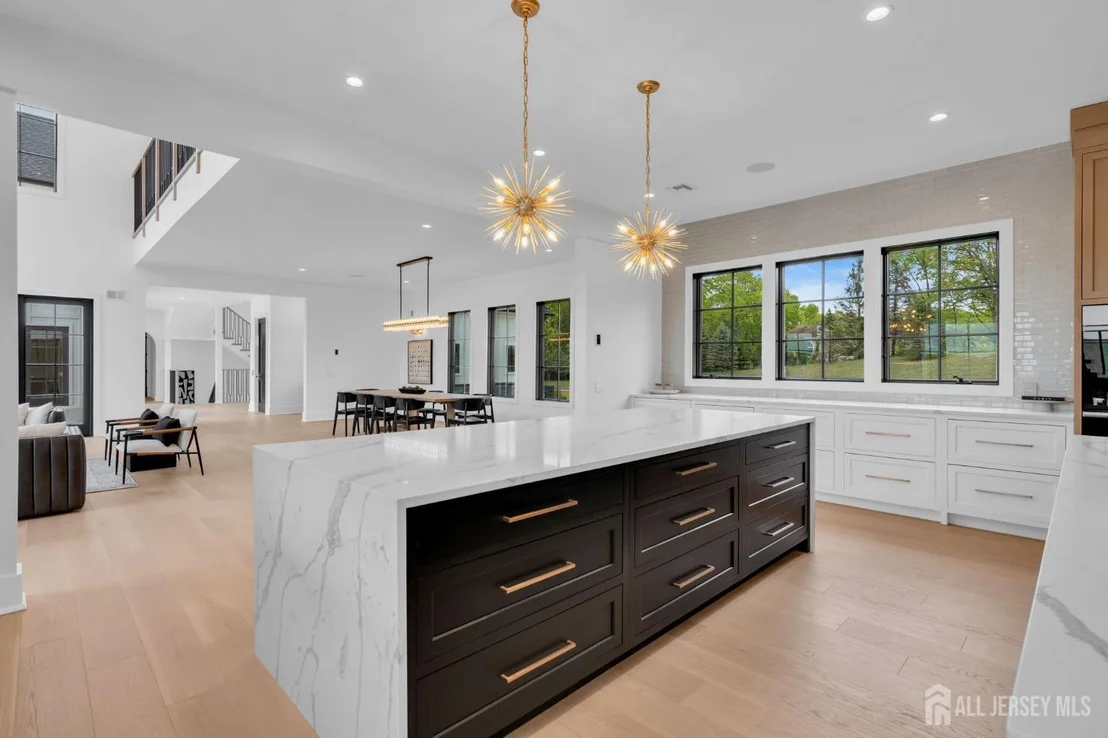 Photo of 2130 Shadow Lane