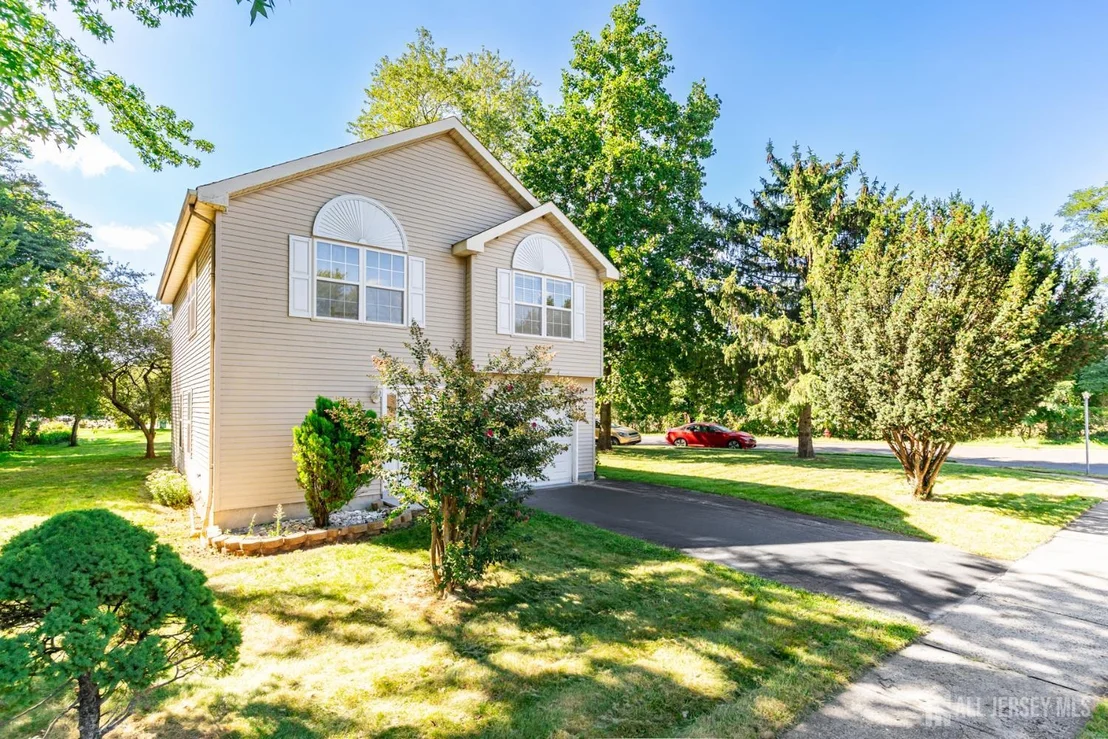 Photo of 53 Bernard Avenue