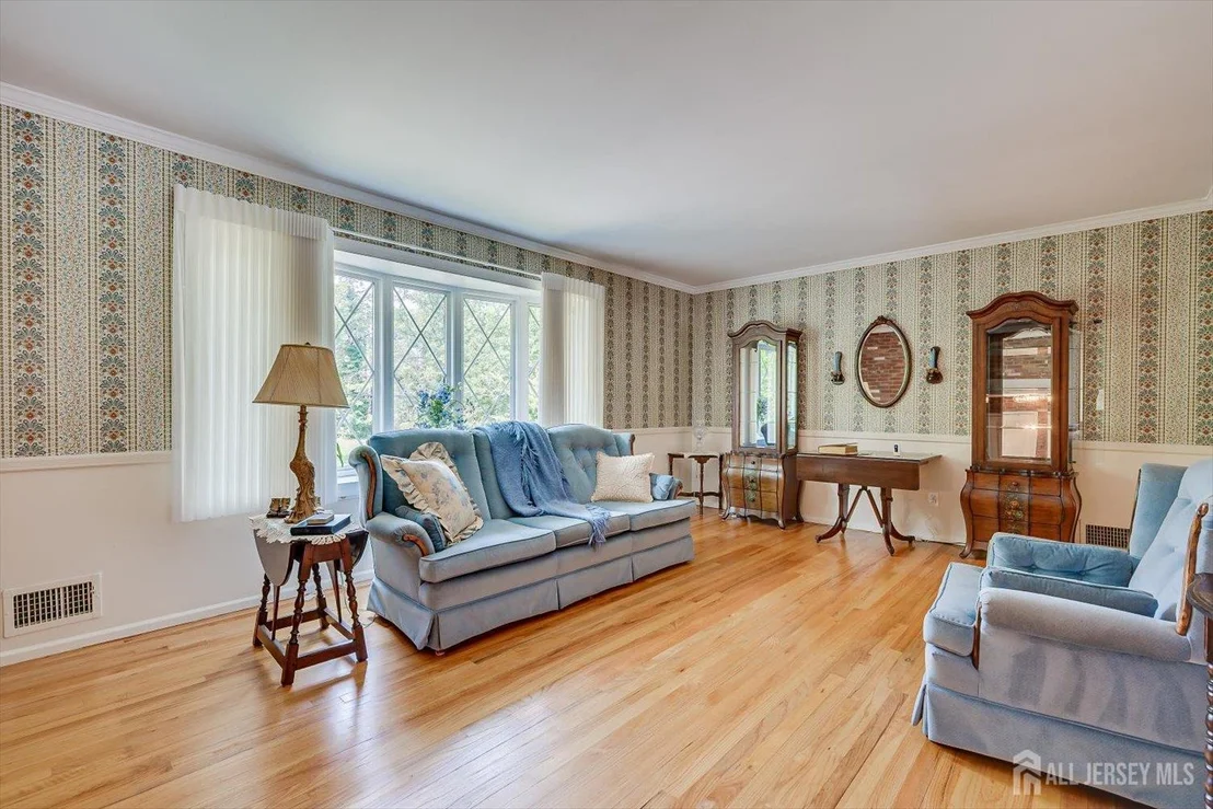 Photo of 560 Wakefield Drive