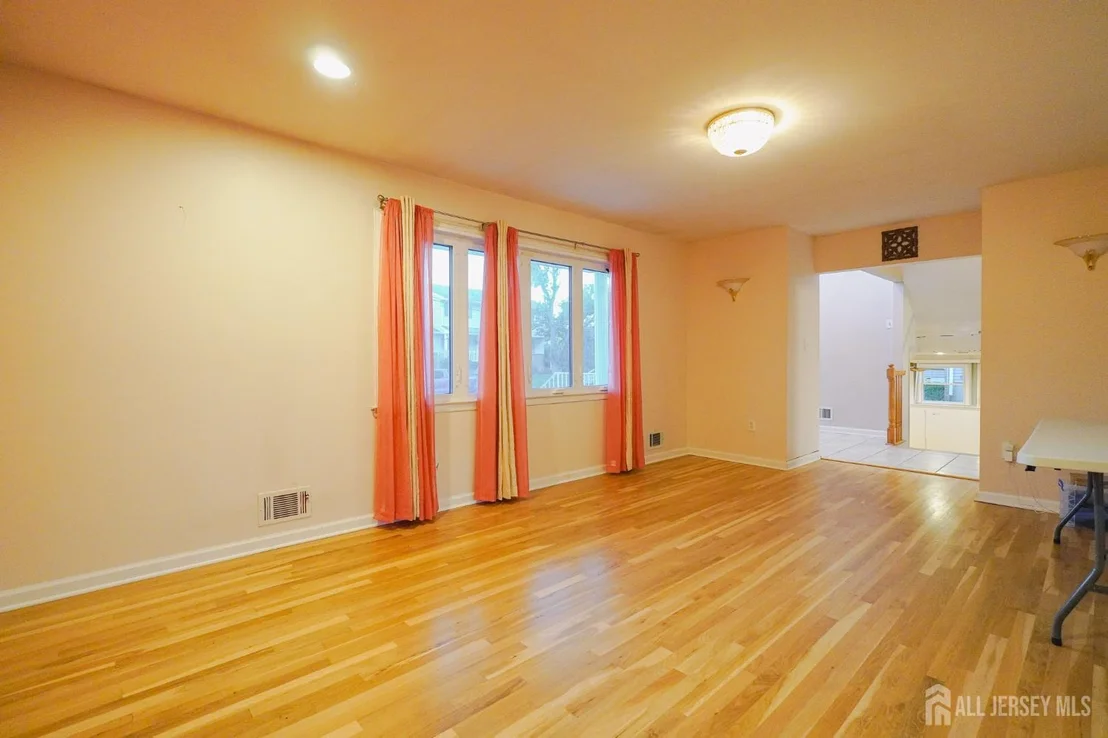 Photo of 3 E Charles Court