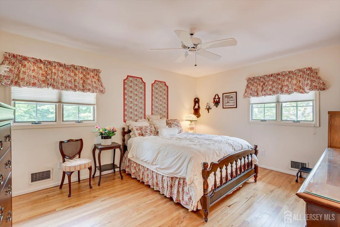 Photo of 560 Wakefield Drive