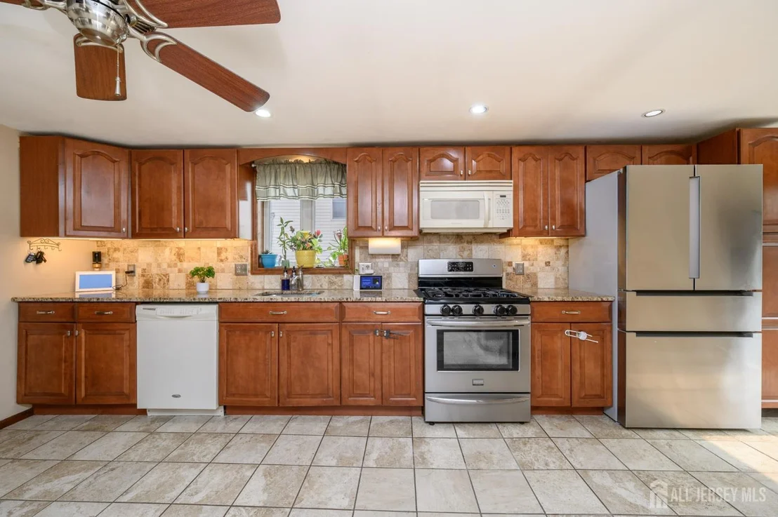 Photo of 32 Loring Avenue