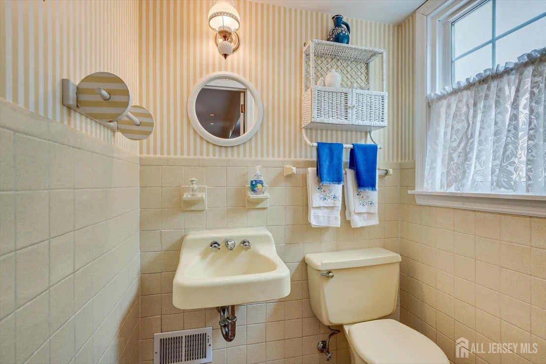 Photo of 560 Wakefield Drive