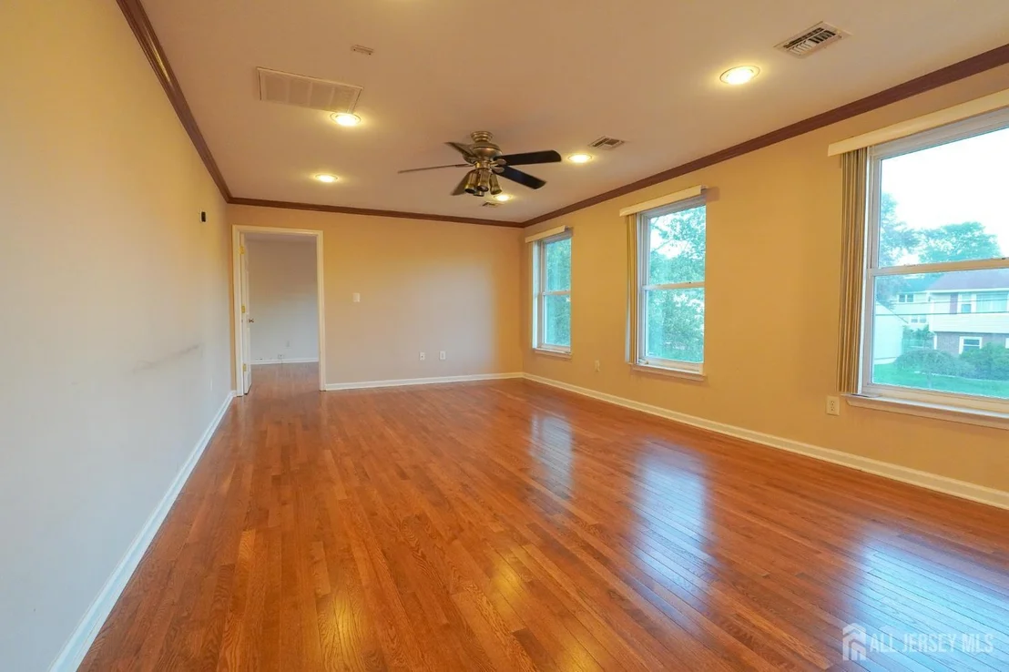 Photo of 3 E Charles Court