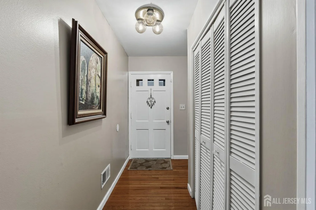 Photo of 27 Summerall Road