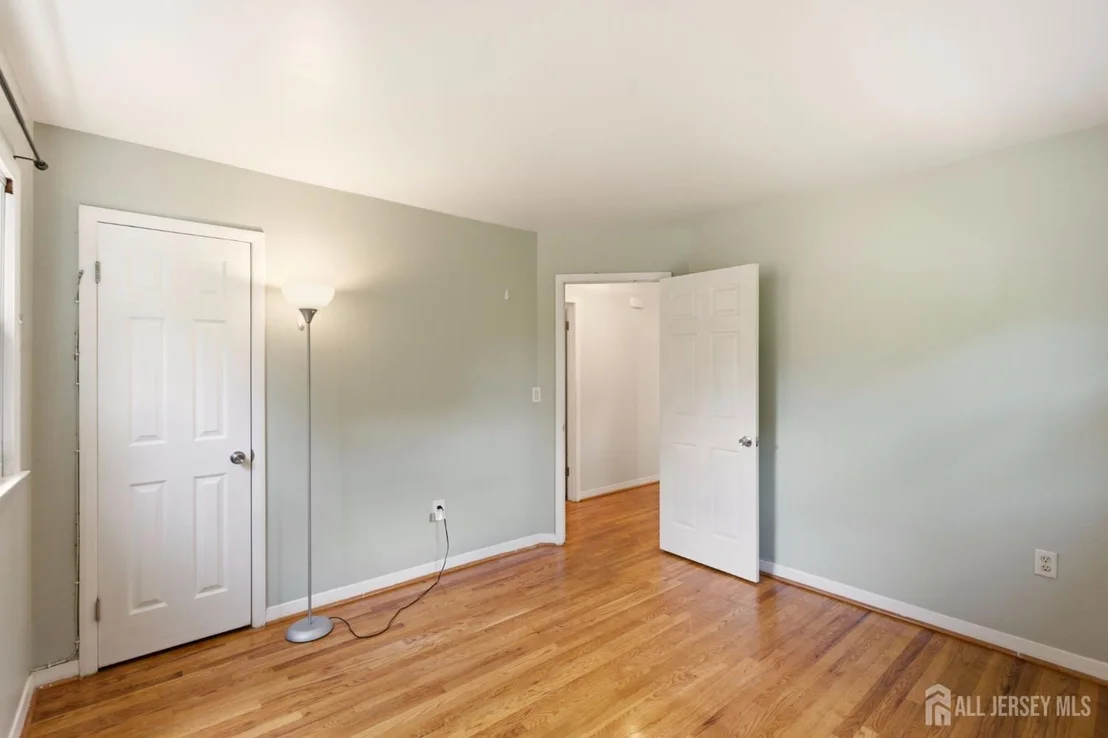Photo of 19 Sycamore Avenue