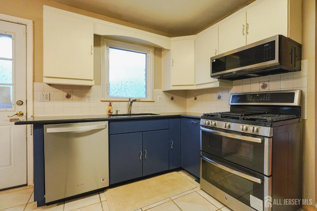 Photo of 3 E Charles Court