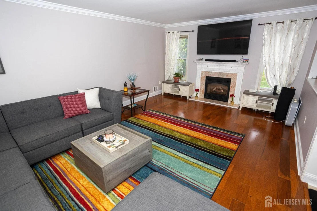 Photo of 31 Scarlet Drive