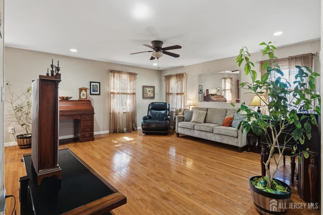 Photo of 27 Summerall Road