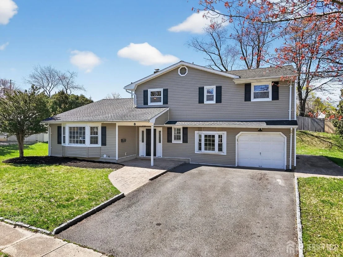 Photo of 8 Starodub Drive