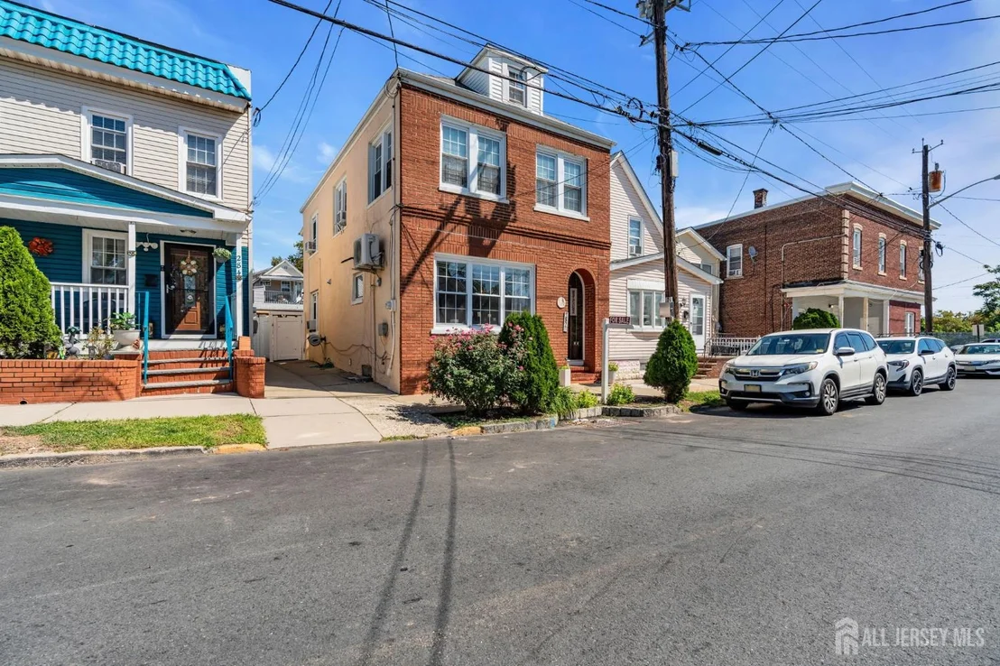 Photo of 282 Alpine Street