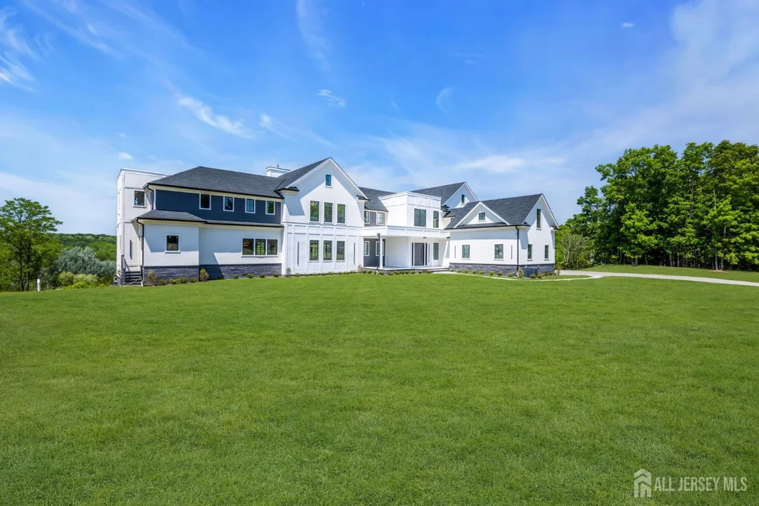 Photo of 2130 Shadow Lane