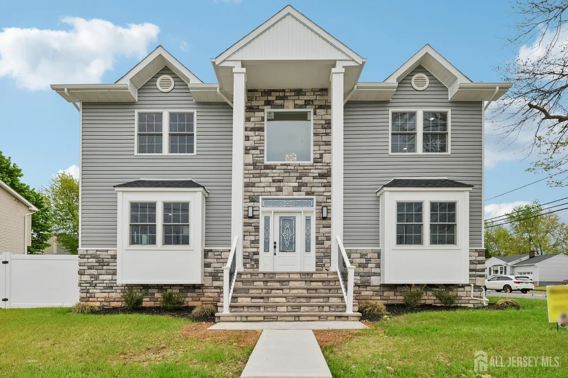 Photo of 239 Suttons Lane