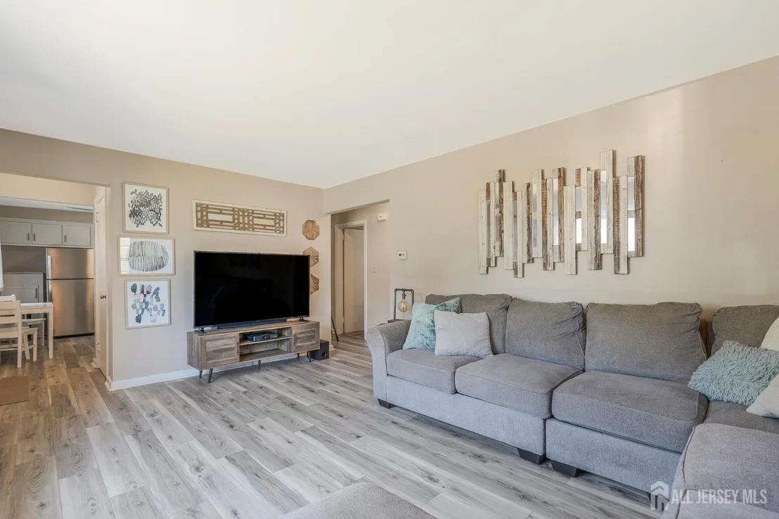 Photo of 8 Pierrepont Avenue