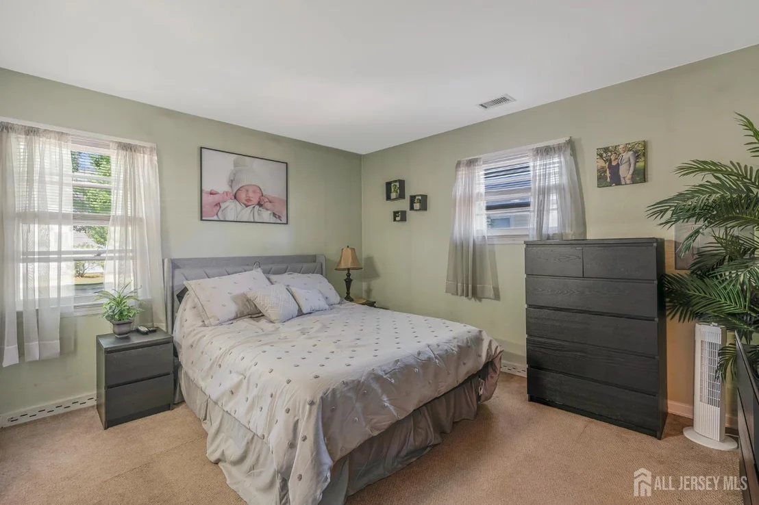 Photo of 8 Pierrepont Avenue