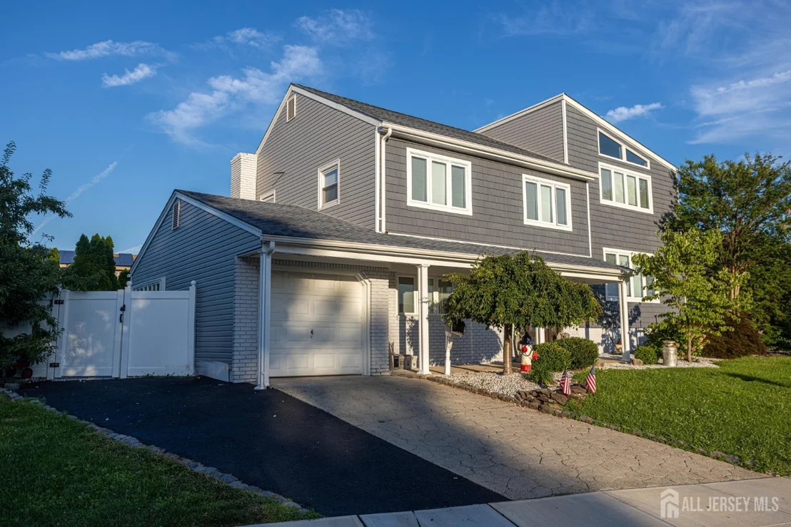 Photo of 18 Robinhood Drive