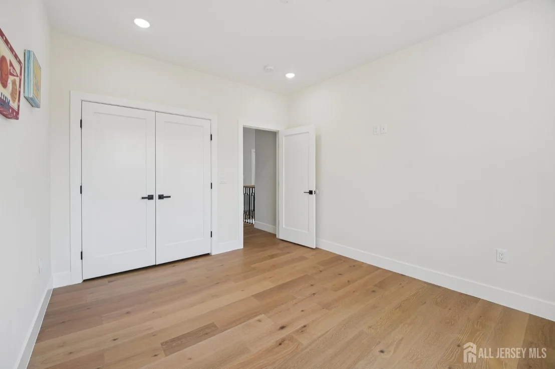 Photo of 75 Jefferson Boulevard