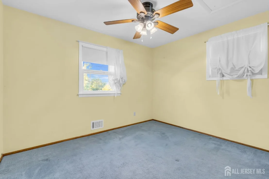 Photo of 140 Camelot Drive