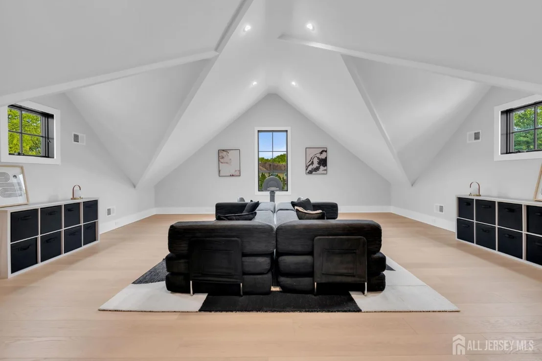 Photo of 2130 Shadow Lane