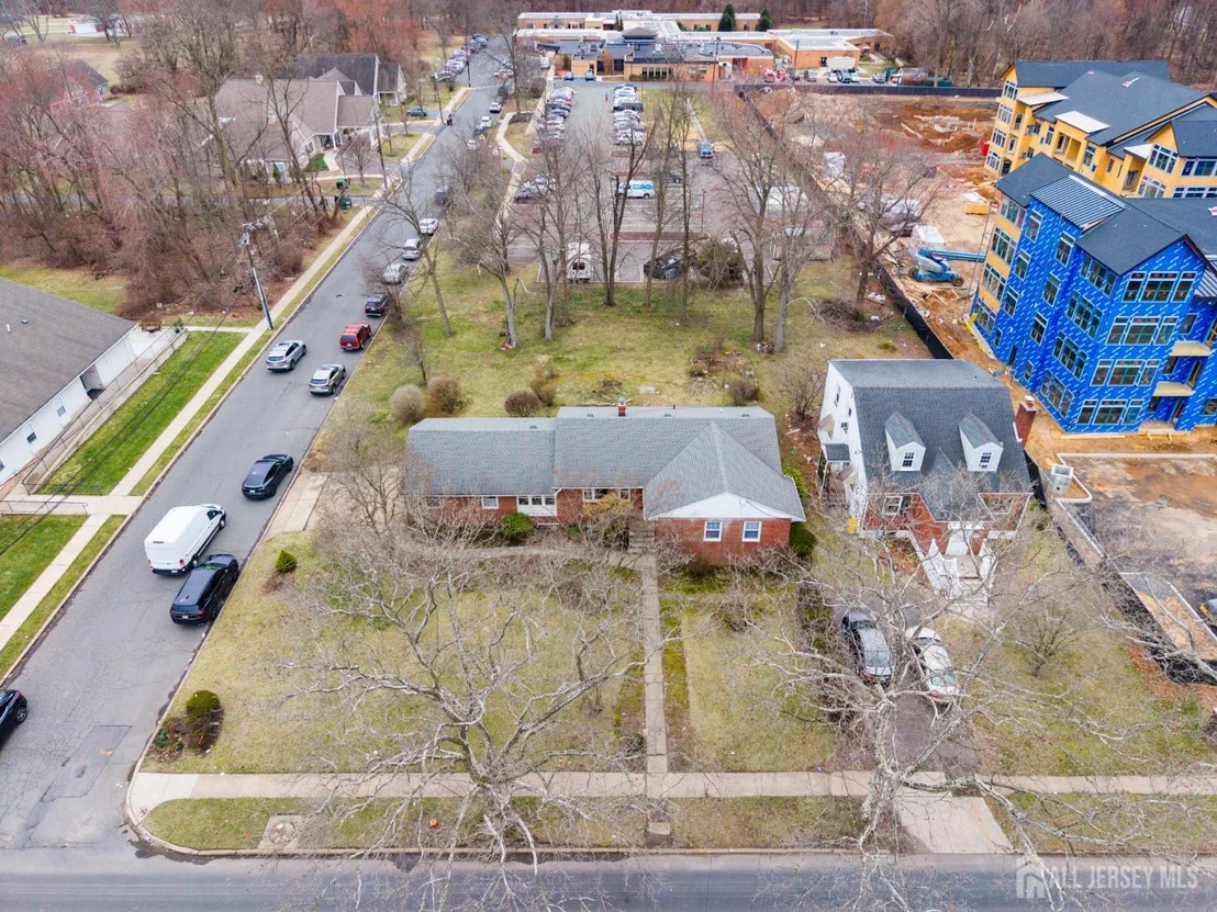 Photo of 1205 Parkway Avenue