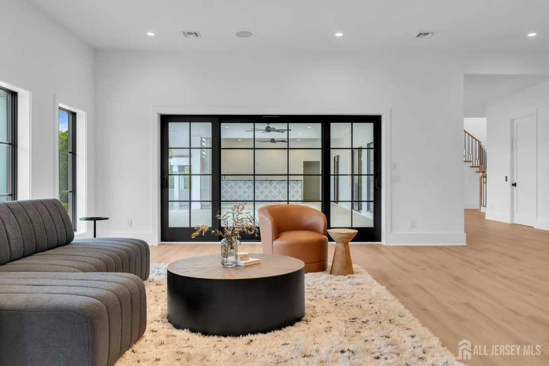 Photo of 2130 Shadow Lane