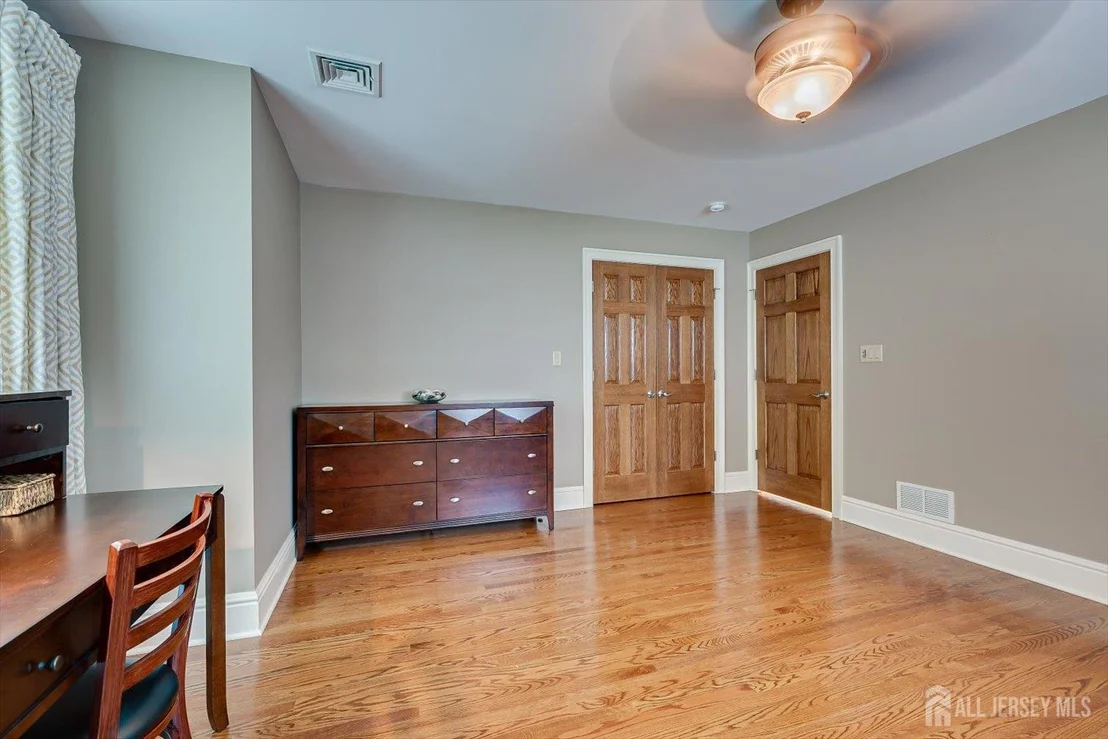 Photo of 4 Edgewood Road
