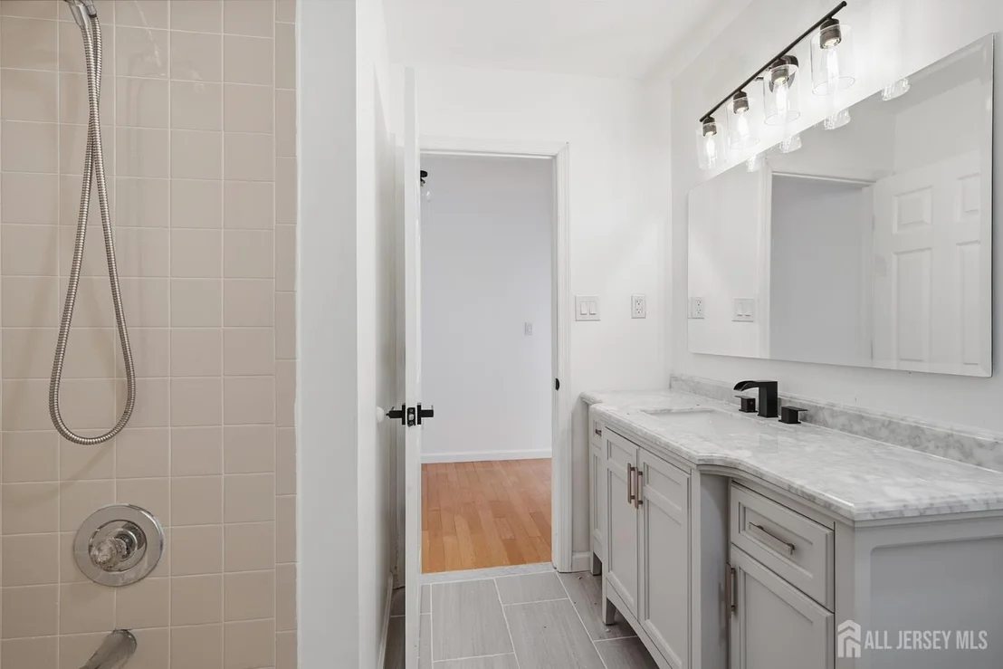 Photo of 53 Bernard Avenue