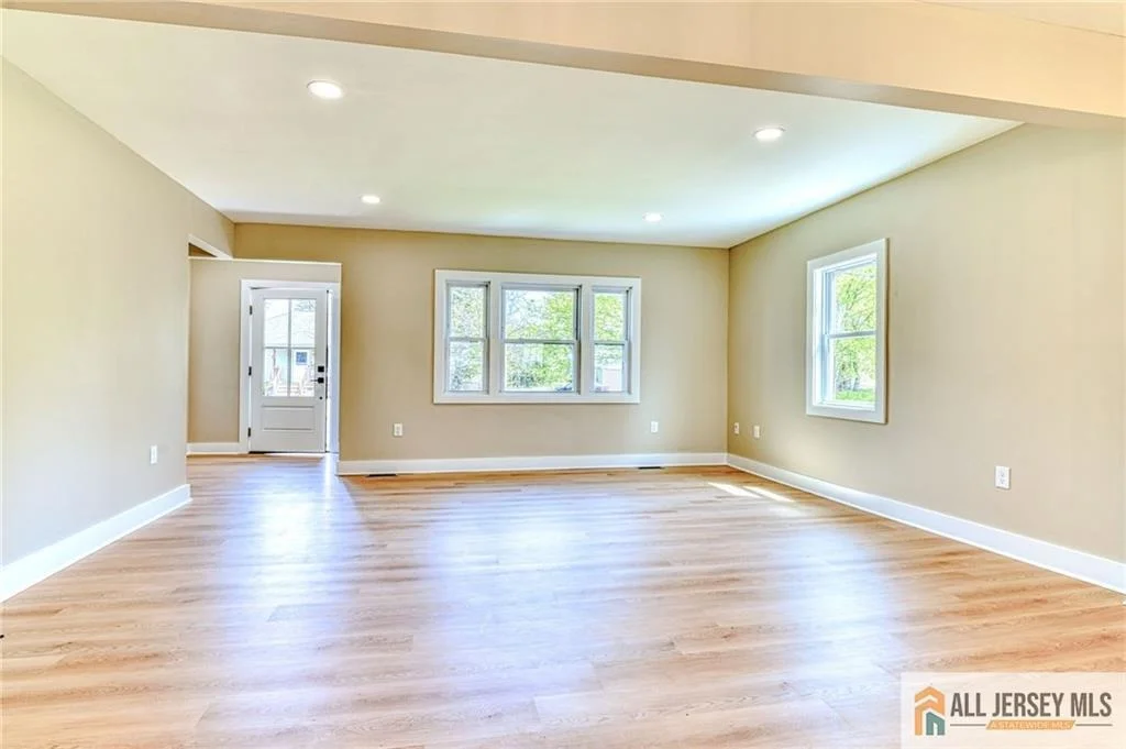 Photo of 32 Campbell Avenue