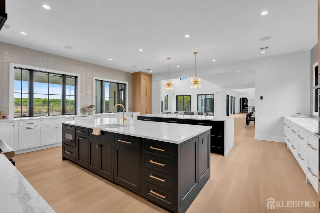 Photo of 2130 Shadow Lane