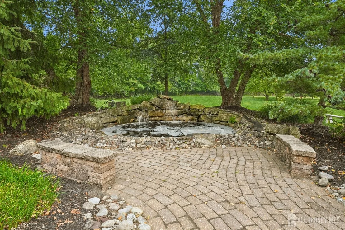 Photo of 42 Indian Path