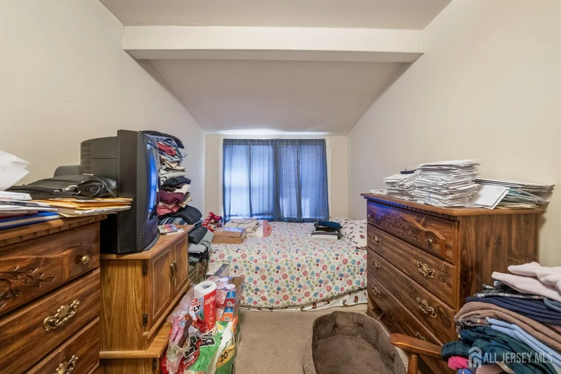 Photo of 294 Devoe Avenue
