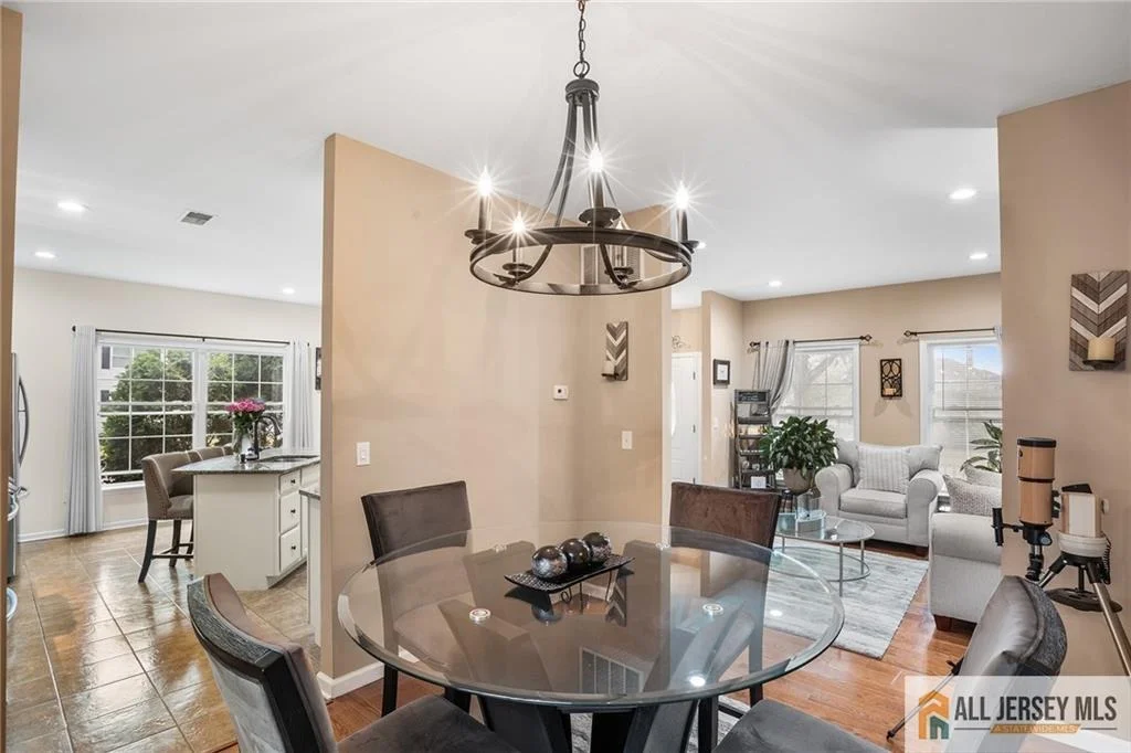 Photo of 32 E Summit Avenue
