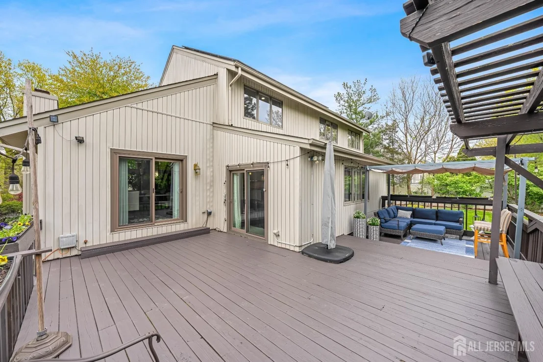 Photo of 45 Ditmars Circle