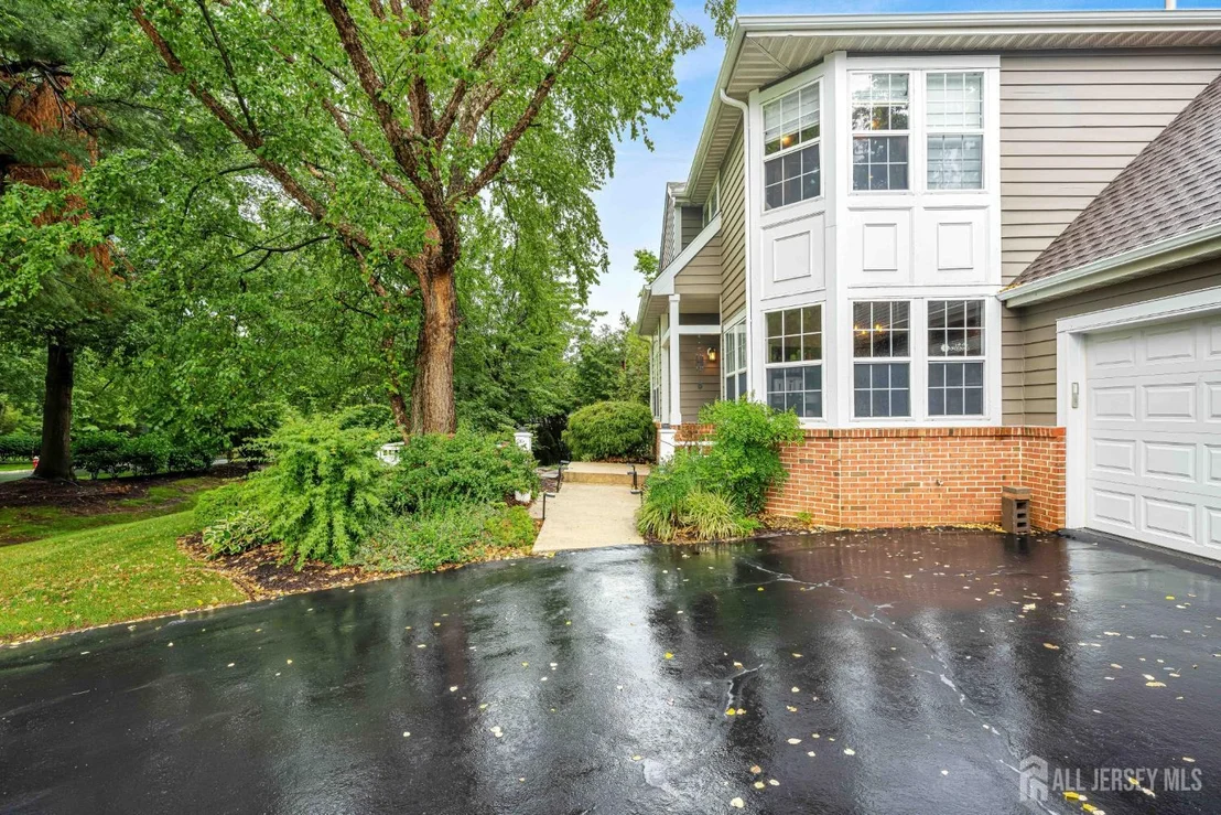 Photo of 1 Eagle Court