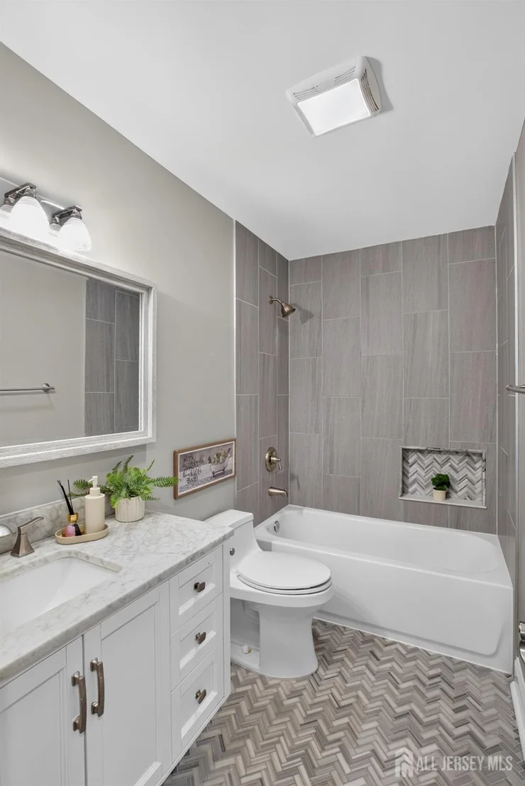 Photo of 247 Farragut Road