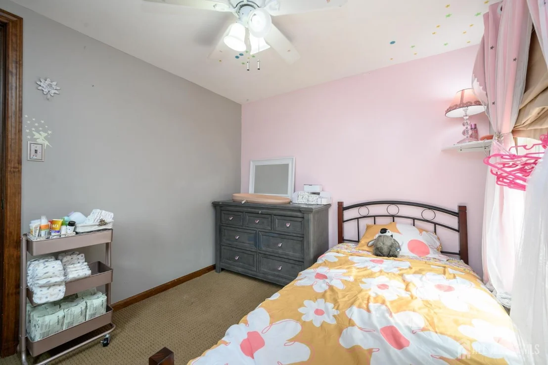 Photo of 32 Loring Avenue