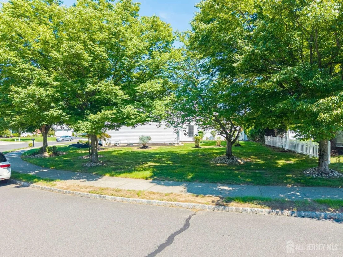 Photo of 4 Sequoia Drive
