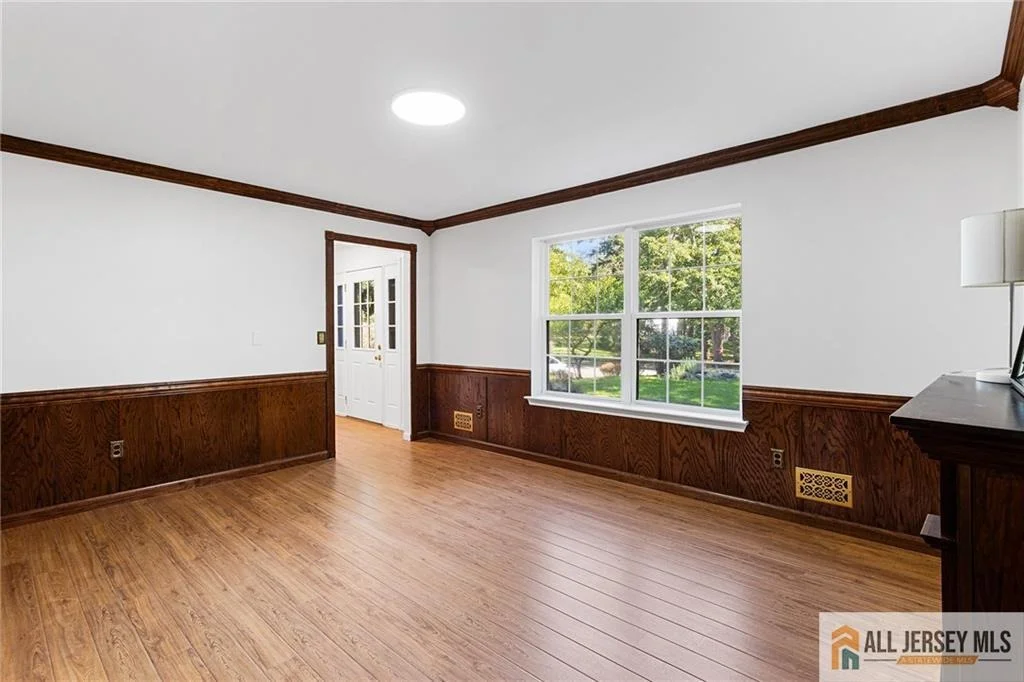 Photo of 569 Buttonwood Drive