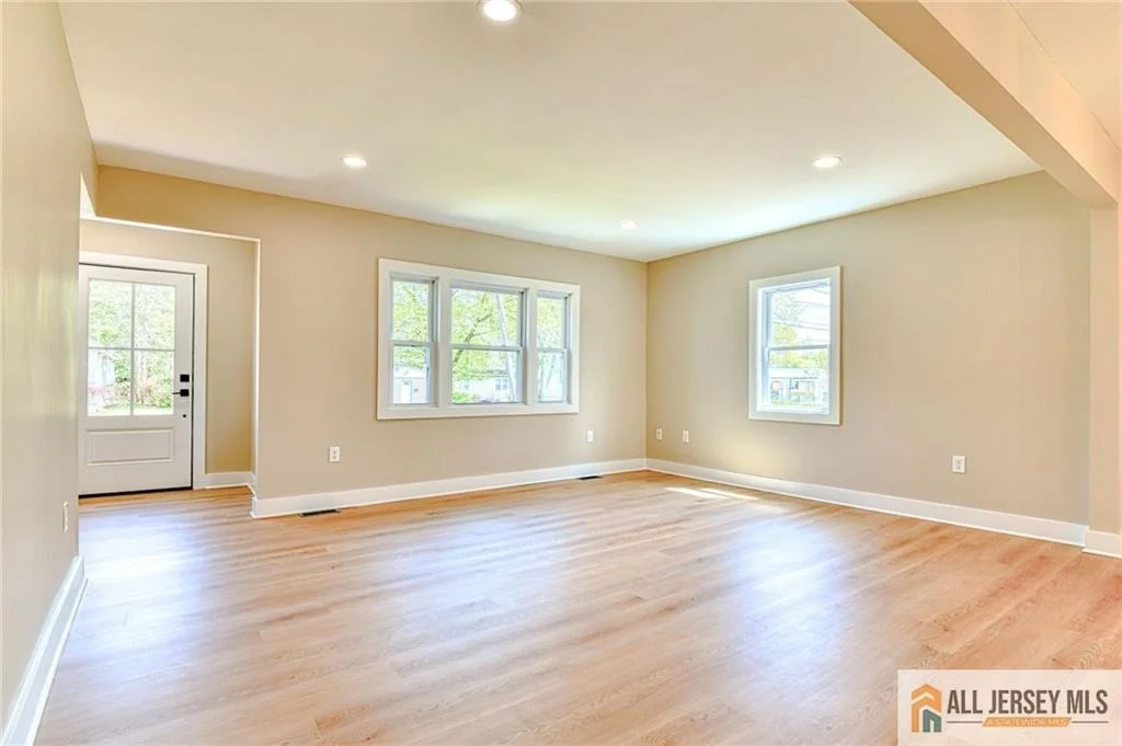 Photo of 32 Campbell Avenue