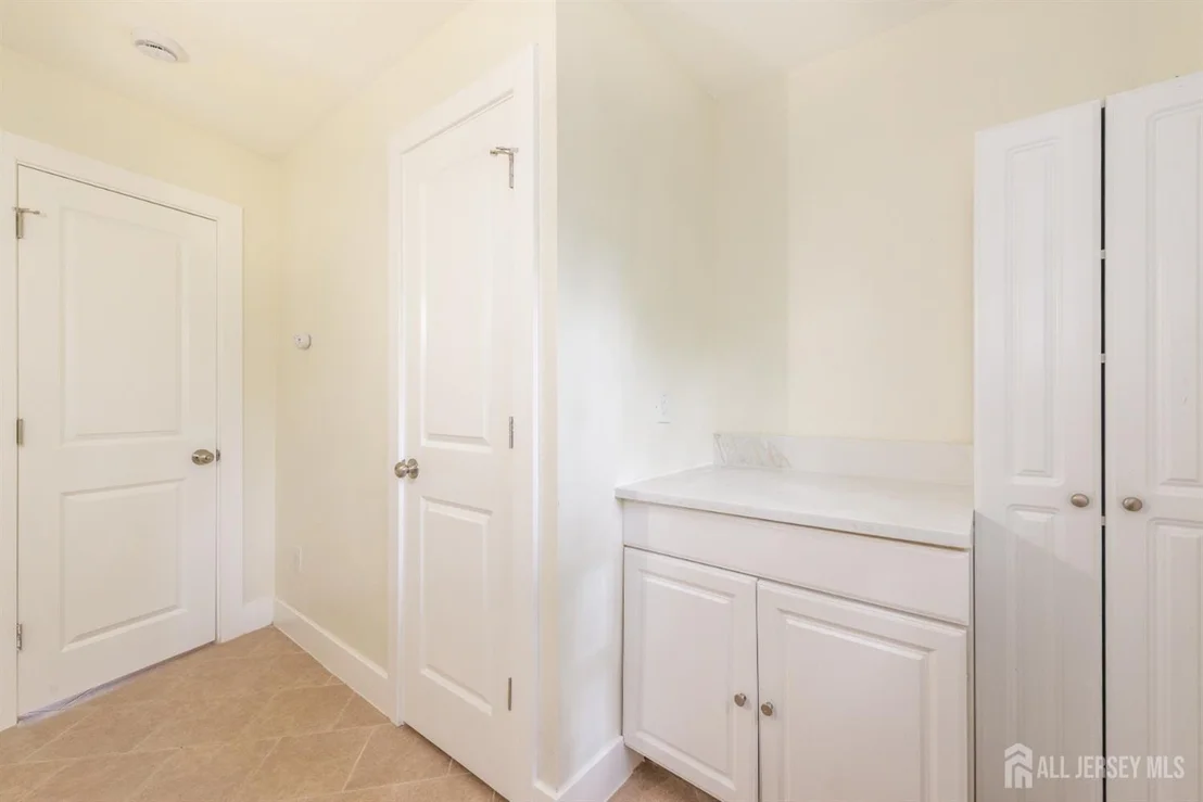 Photo of 278 Outlook Boulevard
