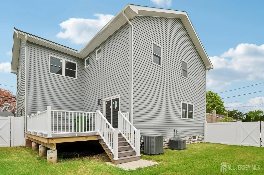 Photo of 239 Suttons Lane