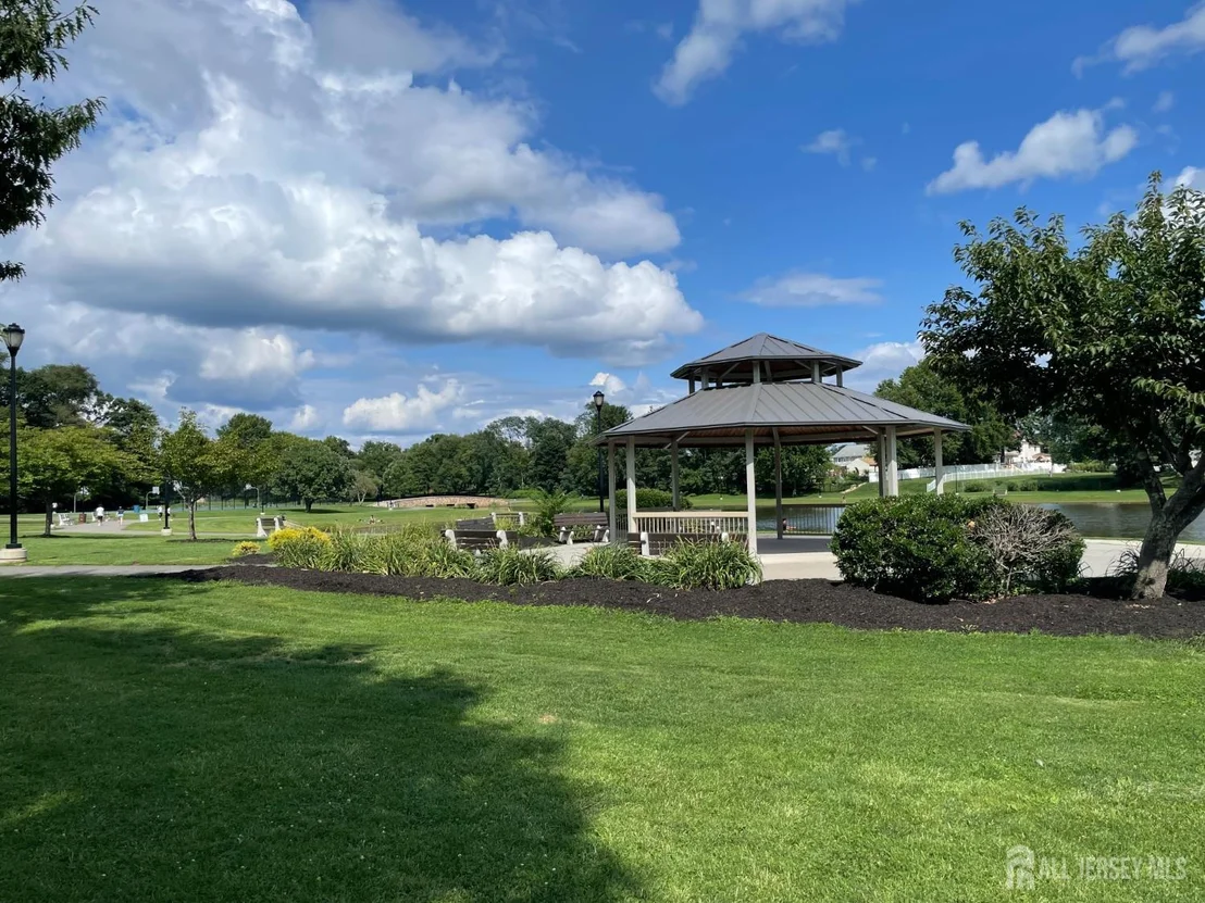 Photo of 1101 Maple Avenue